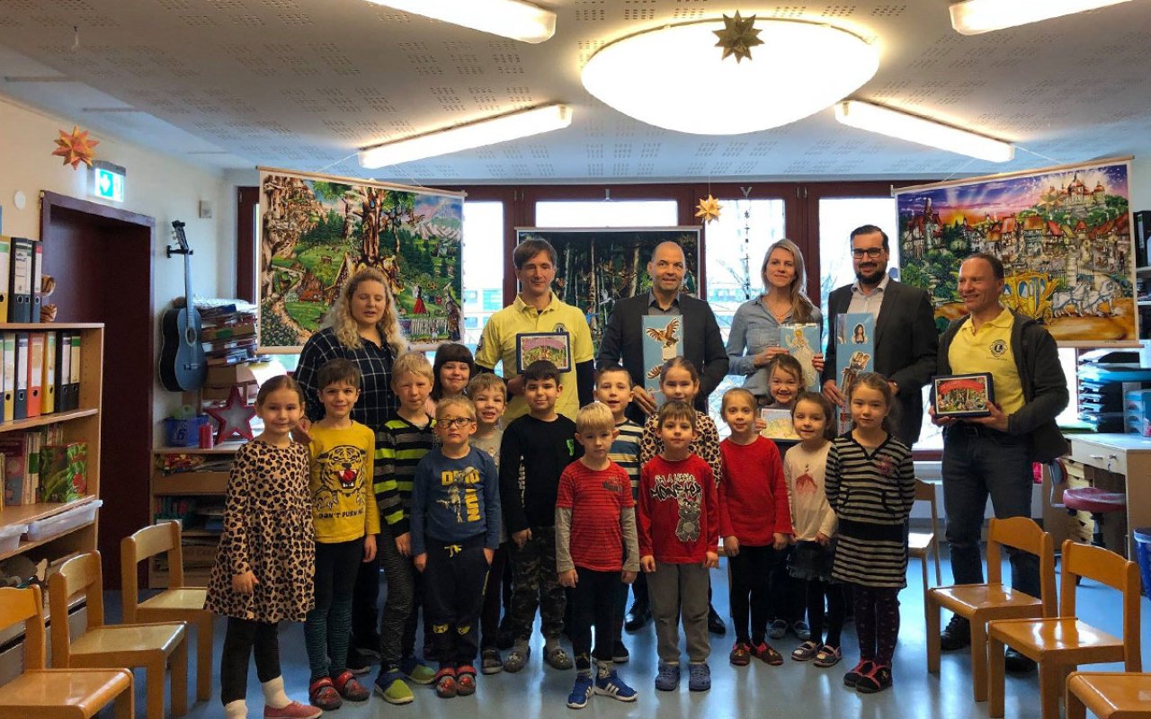 Dem Kindergarten Mischka konnten wir auch helfen. Sie hatten sich Märchenbilder gewünscht, um den Kindern spielerisch Sozialkompetenz zu vermitteln. Schön Idee und mit unserer Unterstützung wurde dieser Wunsch umgesetzt.