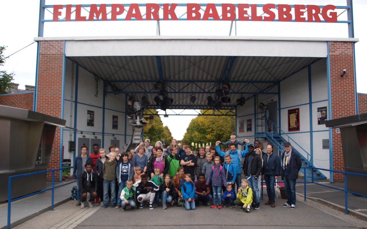 Mit besonderem Augenmerk und Fürsorge widmen dem Kinderheim Strehla. So organisierten wir für die Kinder und Jugendlichen des Kinderheimes eine Ausfahrt zum Filmpark Babelsberg. In dem Spaß und Abwechslung zu einem gelungen Tag beitrugen.